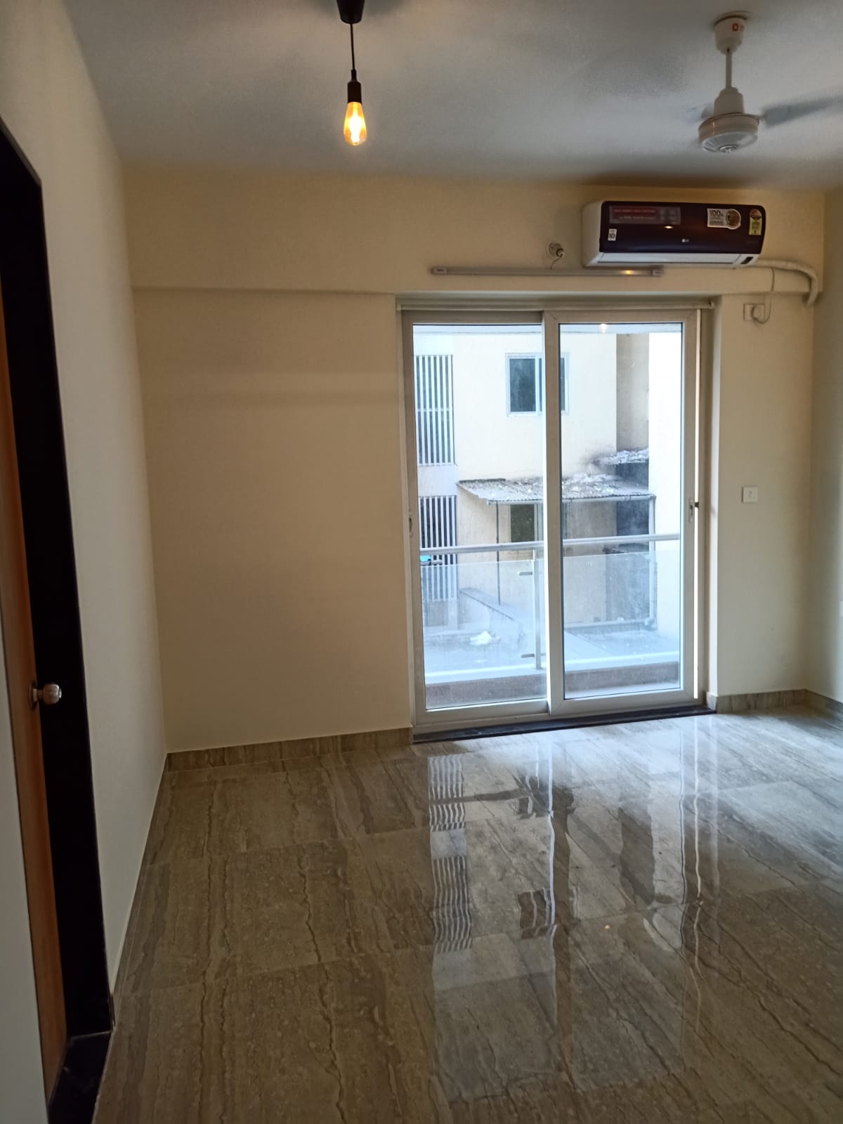 2 BHK Semi Furnished in Hubtown Sunstone , Bandra East